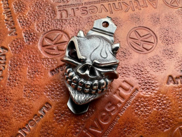 Купить Клипса Large Devil Slickster Steel Flame x Starlingear для ножей Strider в интернет-магазине Artknives.ru 