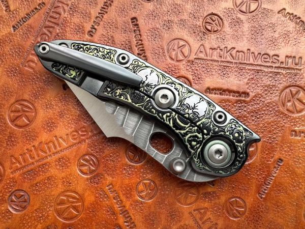 Купить Нож складной кастомный Borka Blades/Ti2 Design Stitch 2023 Green Skulls Handle - Rock Grind Blade в интернет-магазине Artknives.ru 