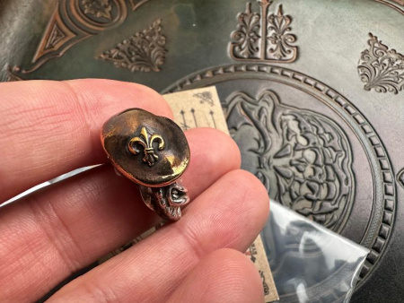 Купить Бусина Starlingear Bead: Beret Monkey w/Badges - Silver/Copper/Brass в интернет-магазине Artknives.ru 