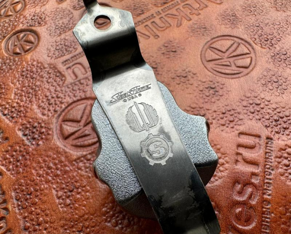 Купить Клипса Large Devil Slickster Steel Flame x Starlingear для ножей Strider в интернет-магазине Artknives.ru 