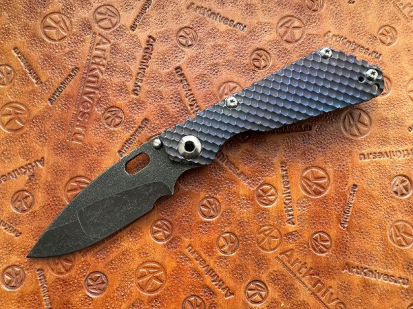 Купить Нож складной Mick Strider Custom SnG DGG, Nightmare trisula grind, ti Iridescent blue/purple в интернет-магазине Artknives.ru 